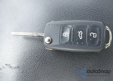 2016 Volkswagen Passat 1.8T S z USA, uszkodzony, nr VIN 1VWAT7A30GC005315